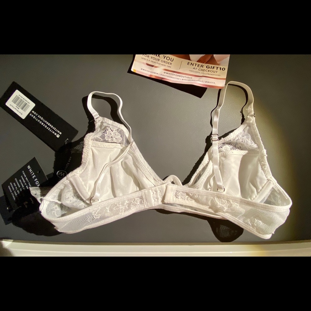 ๐ธ๐NWT White Fox Crop Top / Bralette - Picture 3 of 3